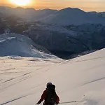Panoramic With Fjord Views In Валлдал