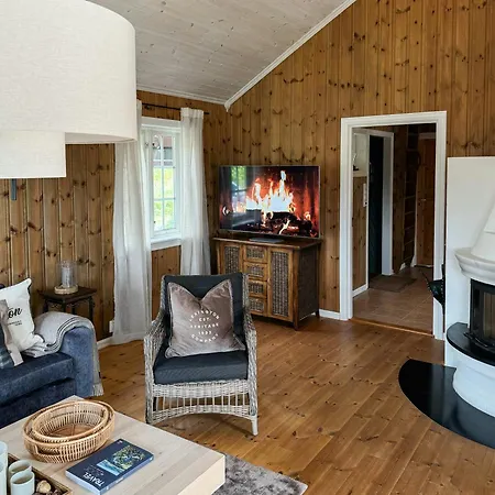 Panoramic Cabin With Fjord Views In Valldal *