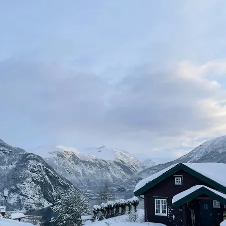 Panoramic Cabin With Fjord Views In Valldal *