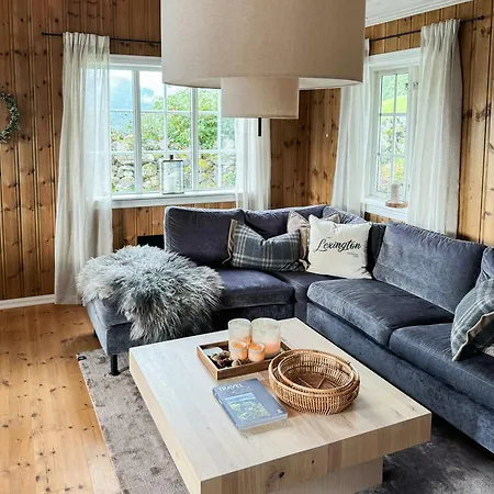 Panoramic Cabin With Fjord Views In Valldal بيت للعطل *