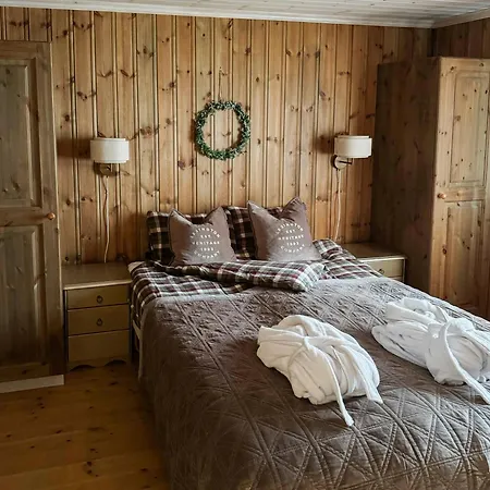 Panoramic Cabin With Fjord Views In Valldal *