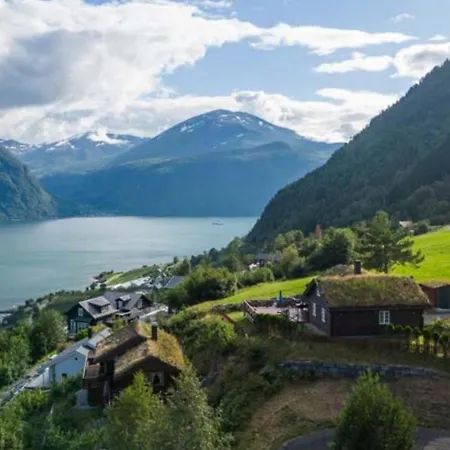 Panoramic With Fjord Views In Дом отдыха