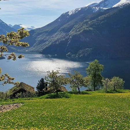 Panoramic With Fjord Views In Дом отдыха