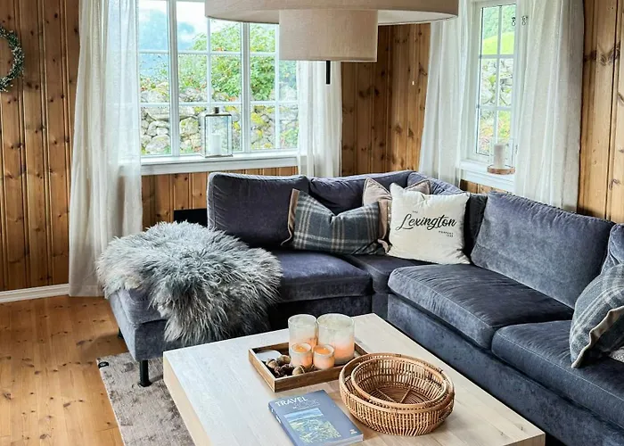 Panoramic With Fjord Views In Feriehus *