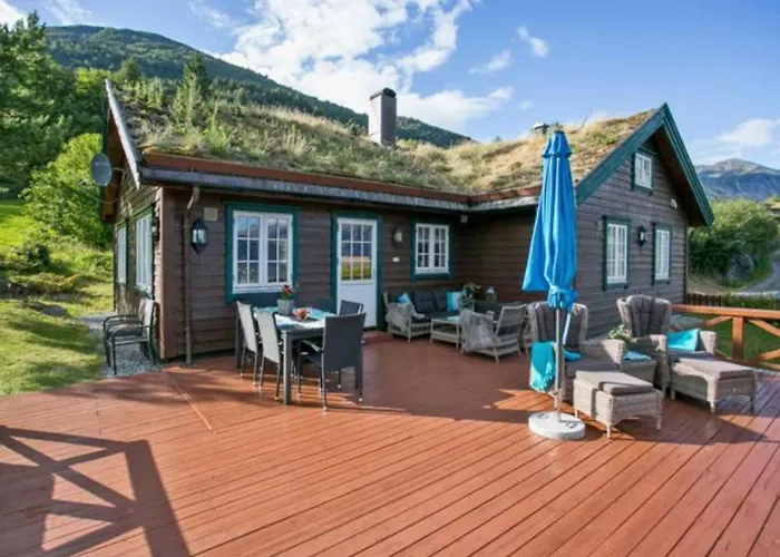 Panoramic With Fjord Views In Feriehus *