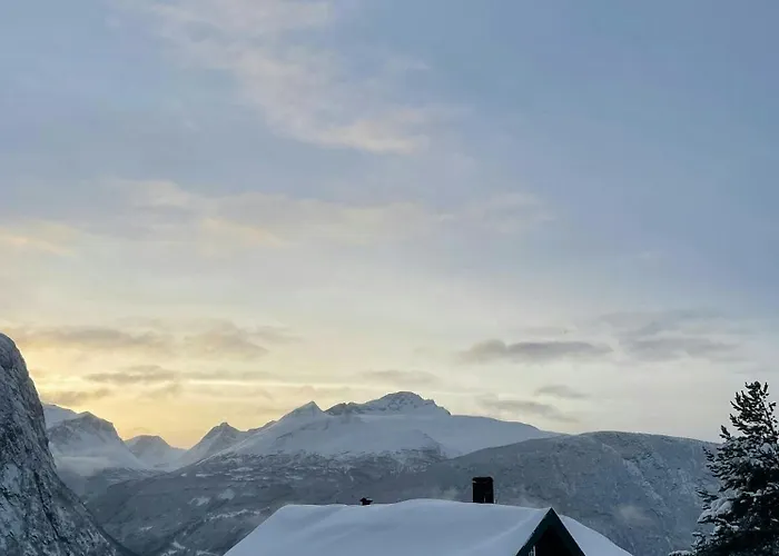 Feriehus Panoramic With Fjord Views In Valldal